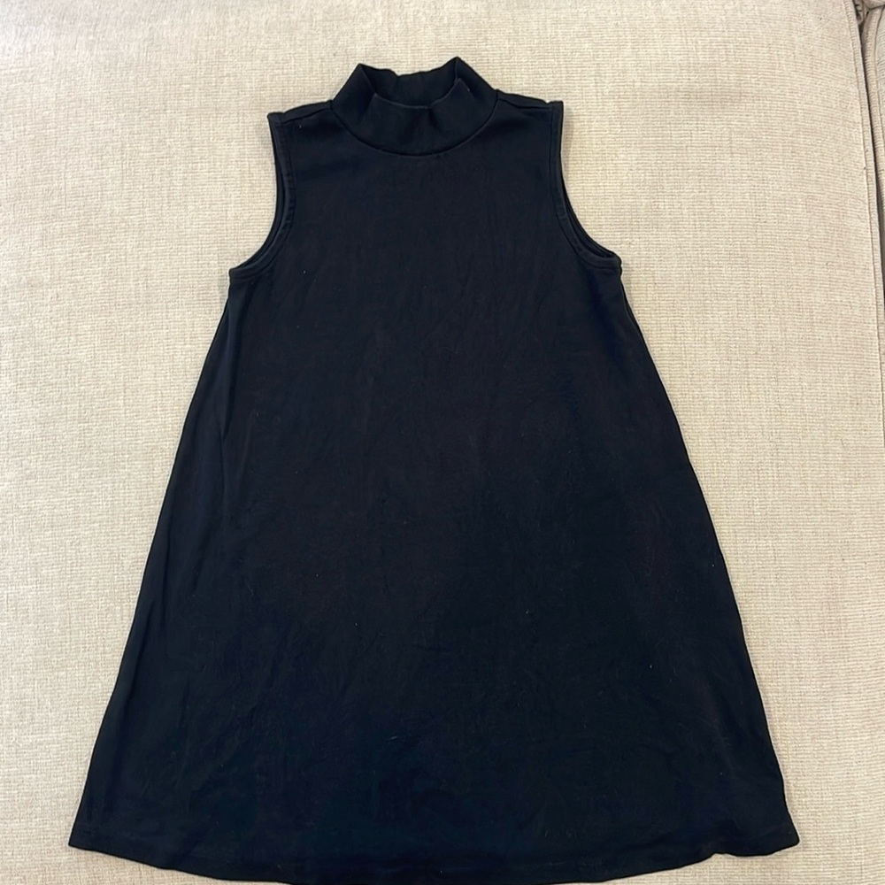 Gap - Size S (6-7) girls black mock neck shift dress